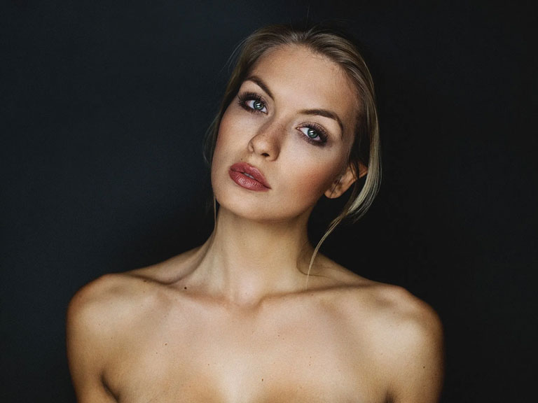 Kafa Değiştirme Hizmeti 7 Photoshop kafa değiştirme öncesi – Kadının orijinal hali