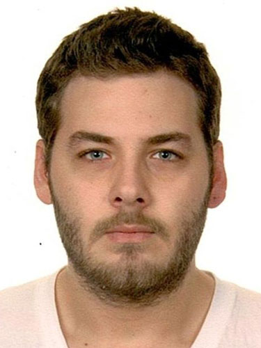 Sakal ve bıyık bulunan vesikalık erkek fotoğrafı